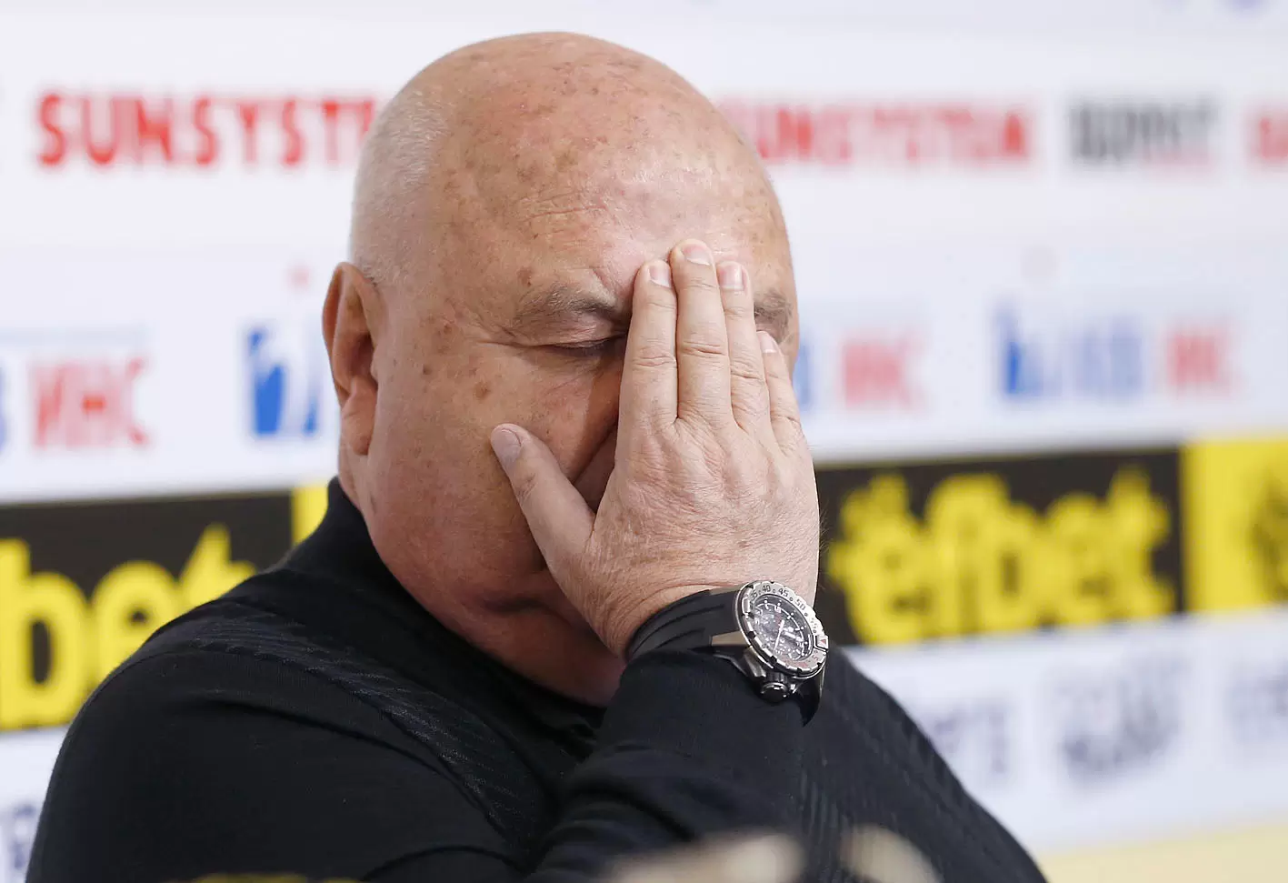 Антон Узунов