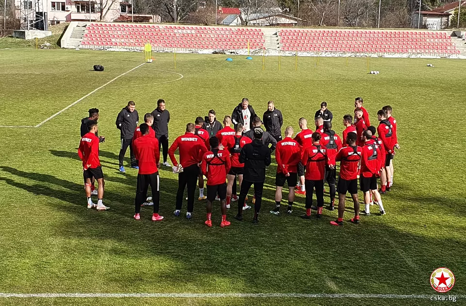 Любо Пенев изведе ЦСКА на първа тренировка