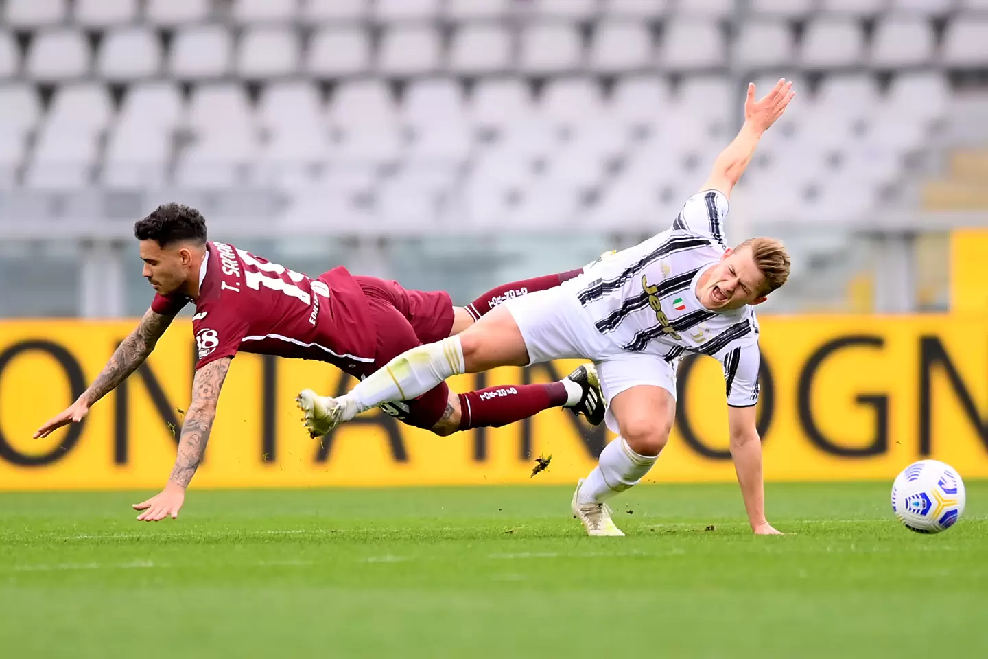 Разкриха каква е откупната клауза в договора на Де Лихт с Ювентус