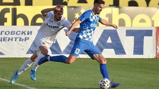 Антон Узунов