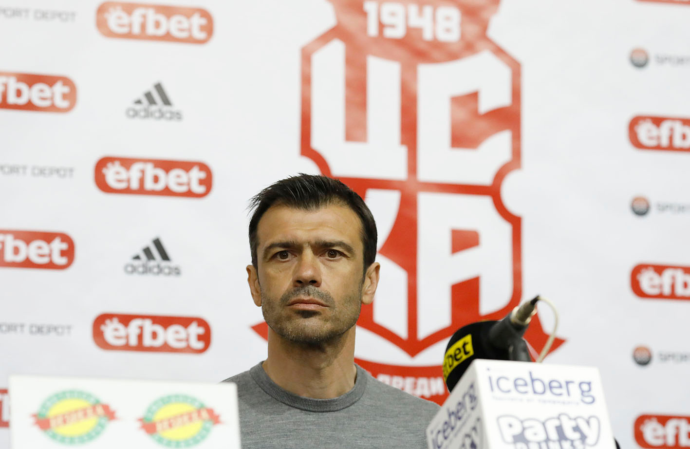 Антон Узунов