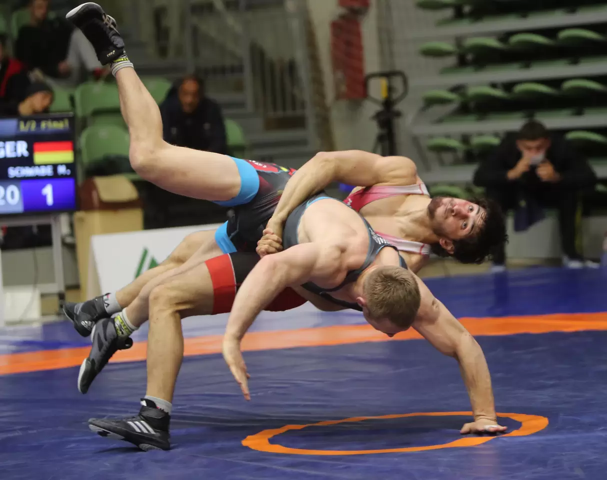 Eдин българин на финал в първия ден на „Дан Колов – Никола Петров“