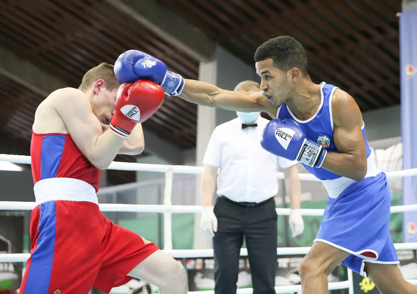 Ибаниес с летящ старт в Украйна