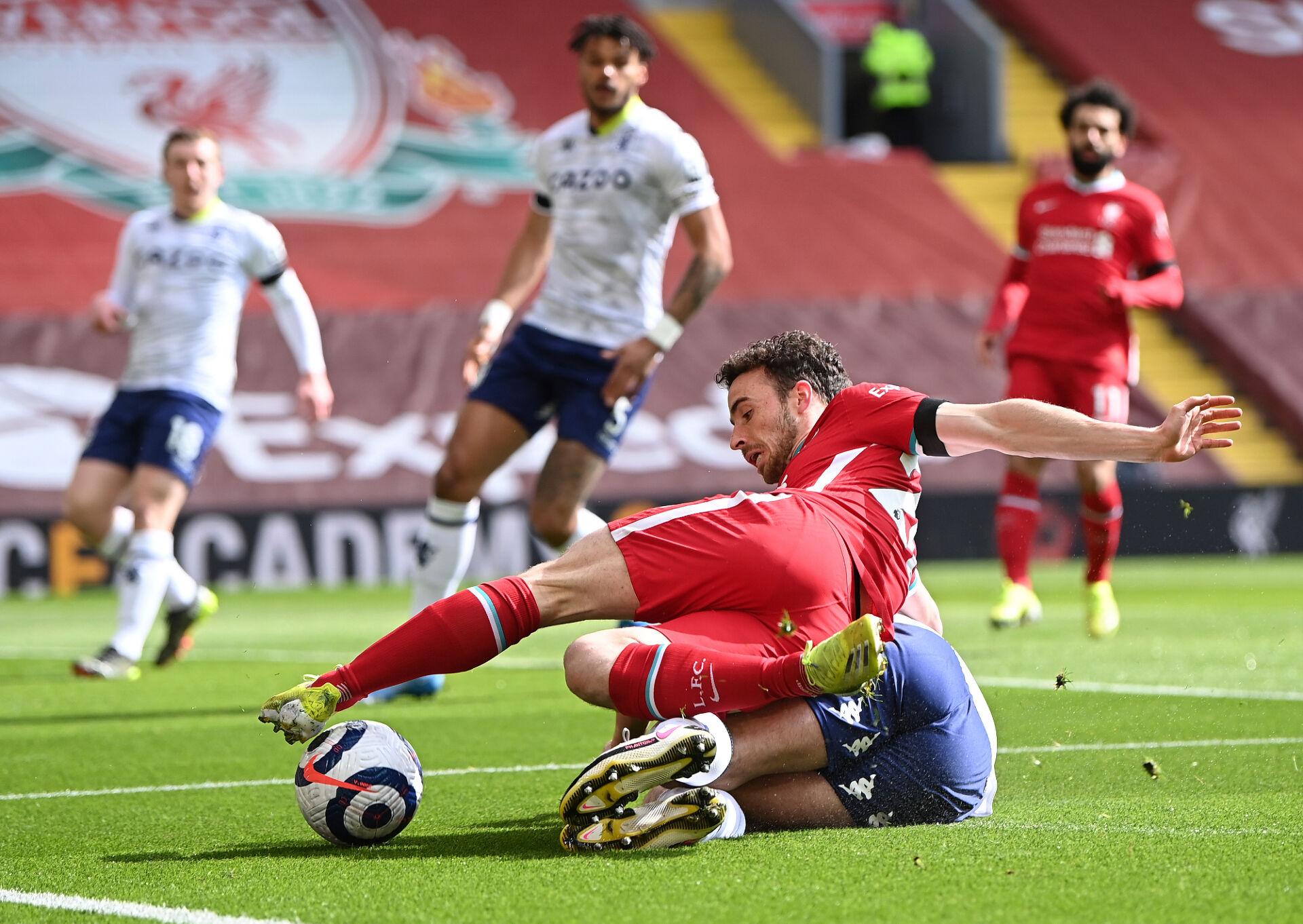 Ливърпул с много ценна победа, съхрани шансовете си за топ 4 (ВИДЕО)