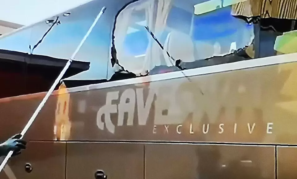 Феновете на Ливърпул атакуваха автобуса на Реал (ВИДЕО)