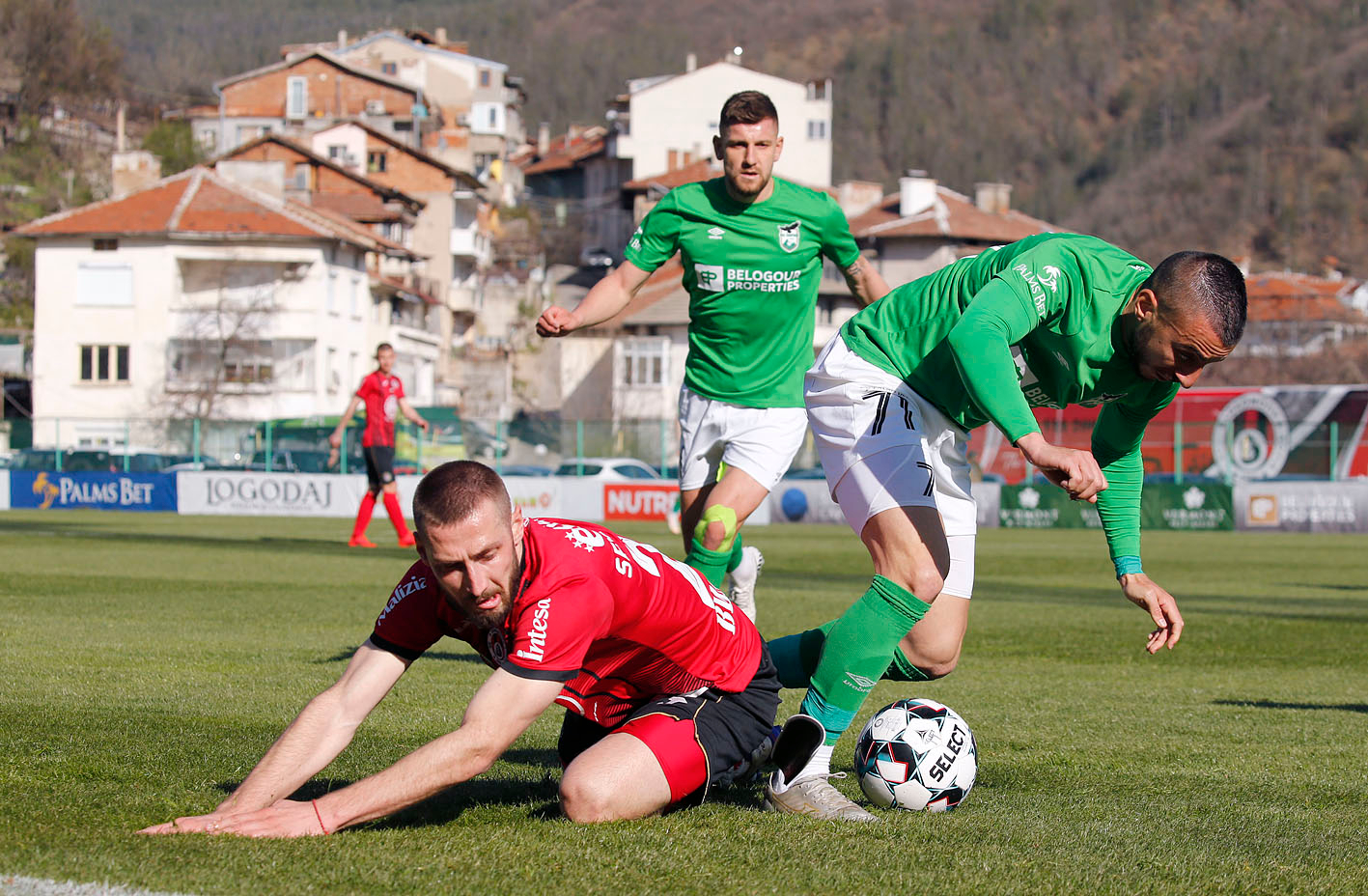 Категоричен успех за Пирин в двубоя за първото място във Втора лига