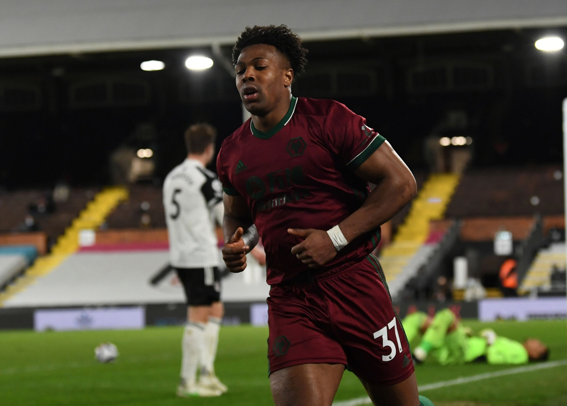 Адама Траоре вгорчи Фулъм в края и донесе победата за Уулвс