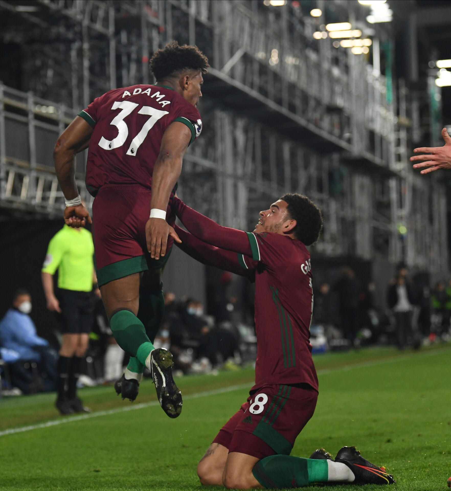 Адама Траоре вгорчи Фулъм в края и донесе победата за Уулвс