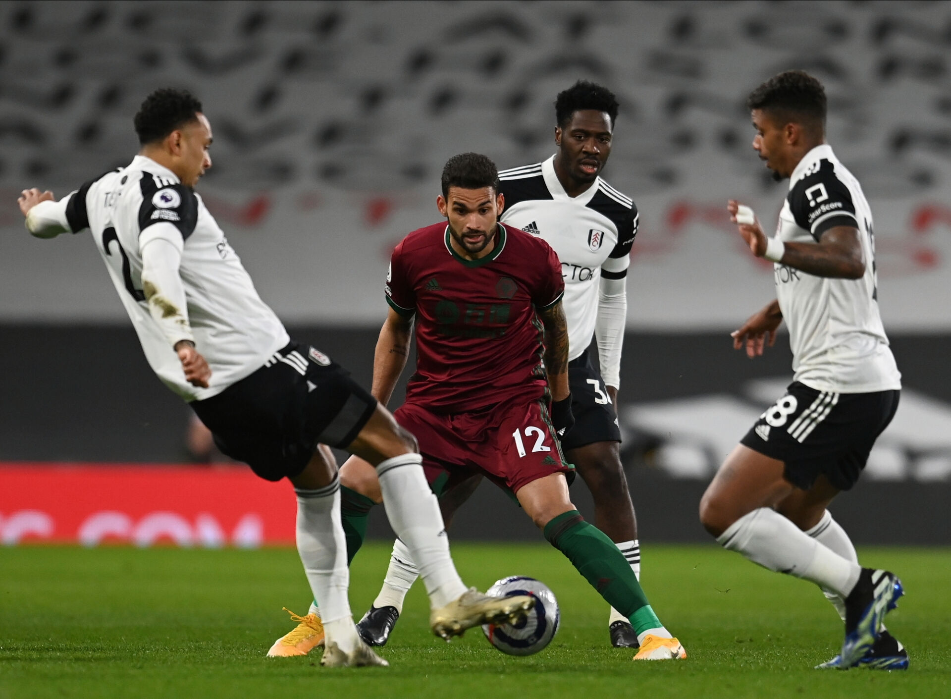 Адама Траоре вгорчи Фулъм в края и донесе победата за Уулвс