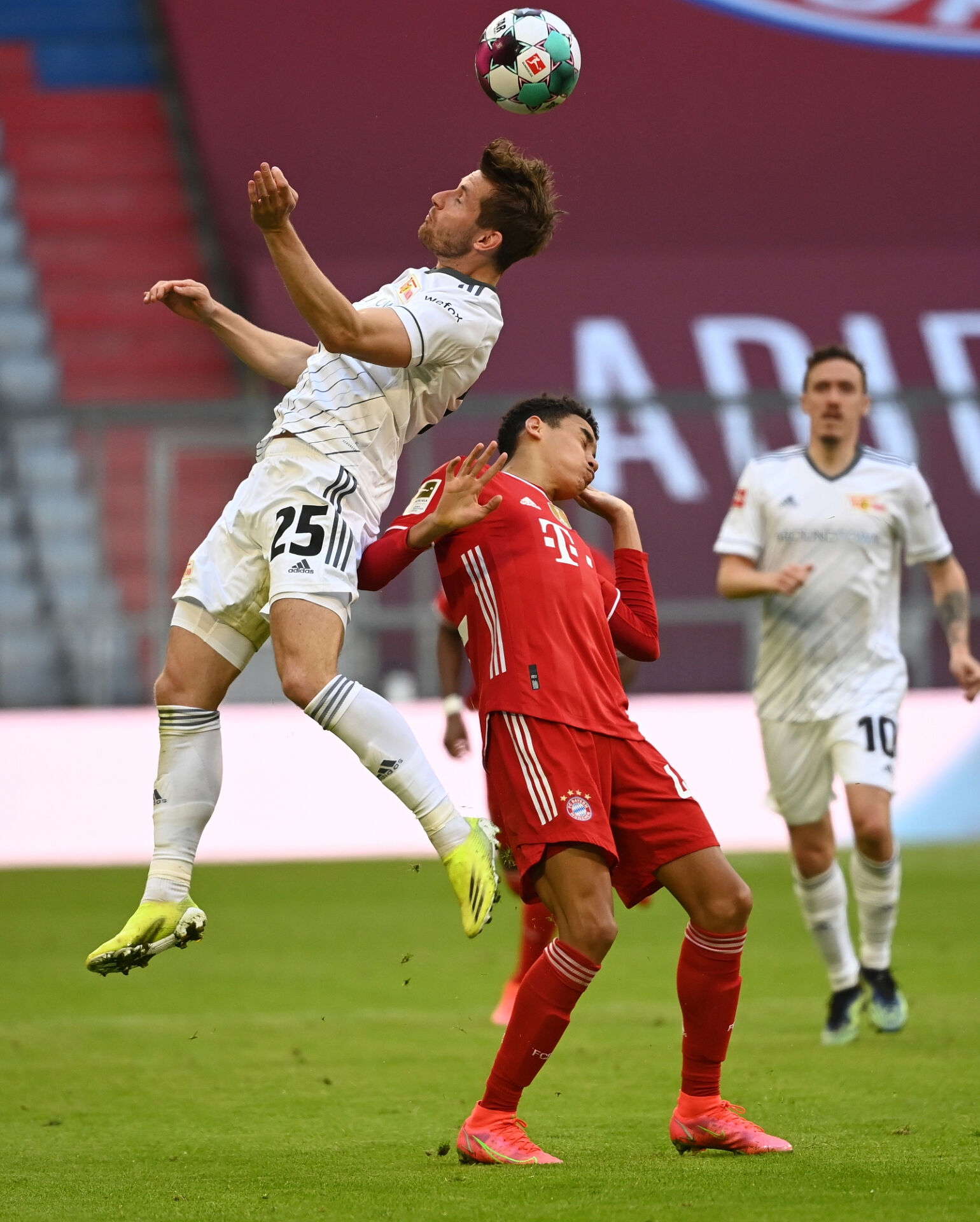 Байерн Мюнхен загуби точки у дома и РБ Лайпциг се възползва (ВИДЕО)