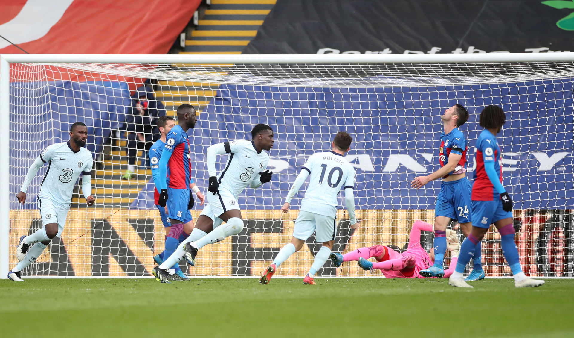 Безкомпромисен Челси победи Кристъл Палас и влезе в топ 4 (ВИДЕО)