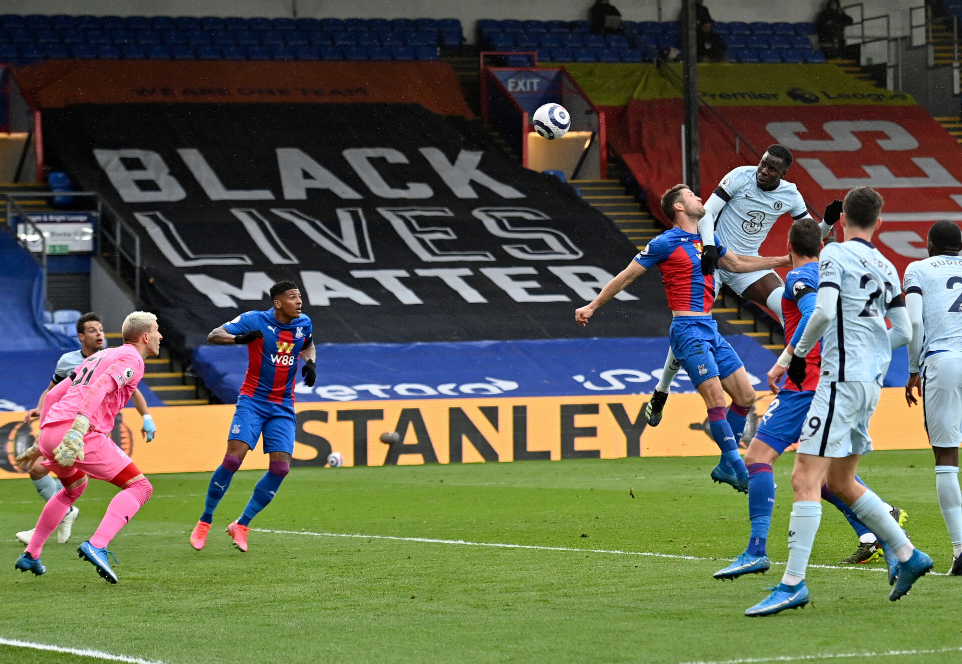 Безкомпромисен Челси победи Кристъл Палас и влезе в топ 4 (ВИДЕО)