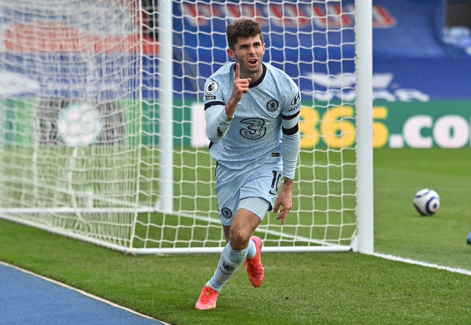 Безкомпромисен Челси победи Кристъл Палас и влезе в топ 4 (ВИДЕО)