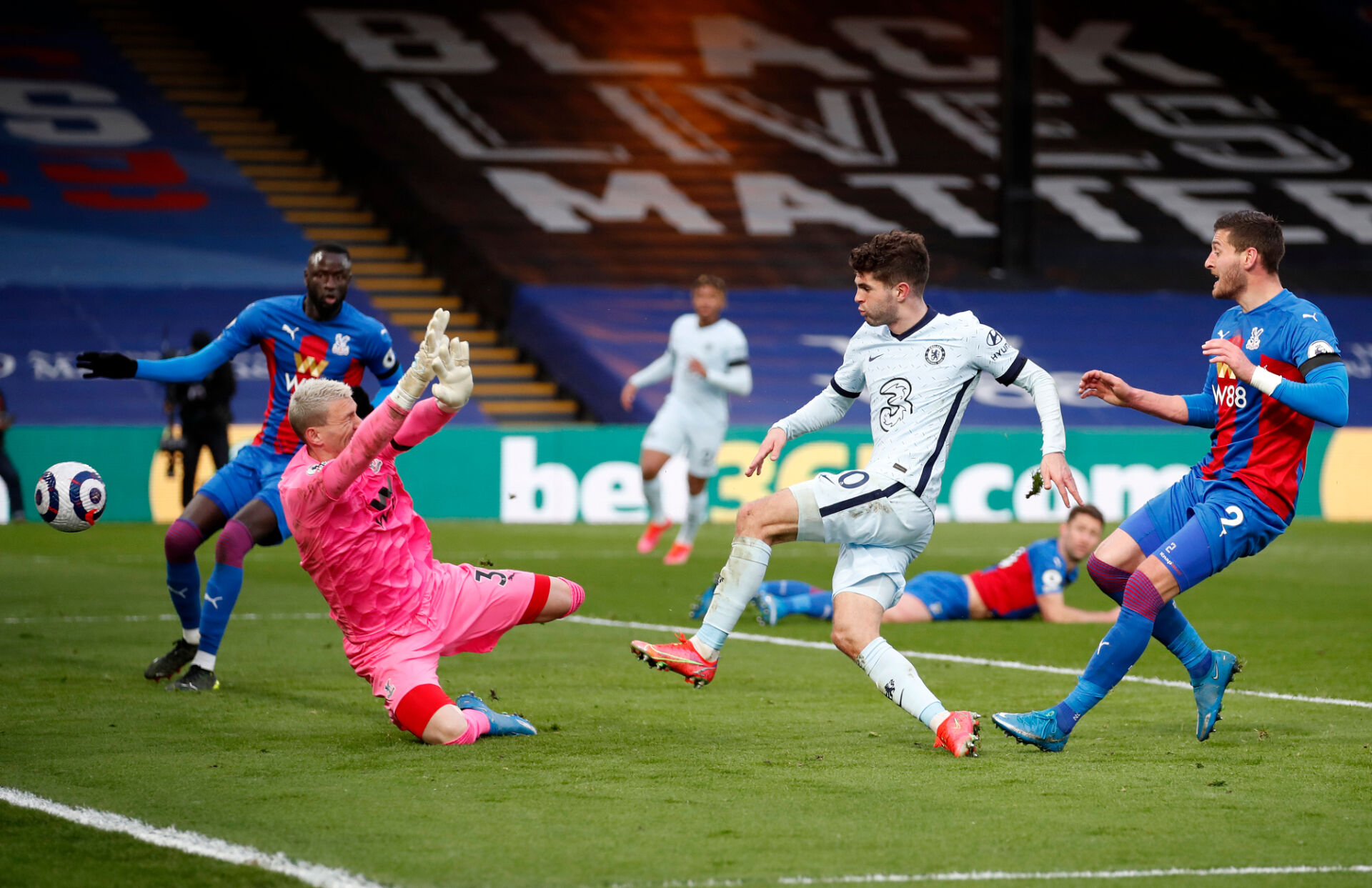 Безкомпромисен Челси победи Кристъл Палас и влезе в топ 4 (ВИДЕО)