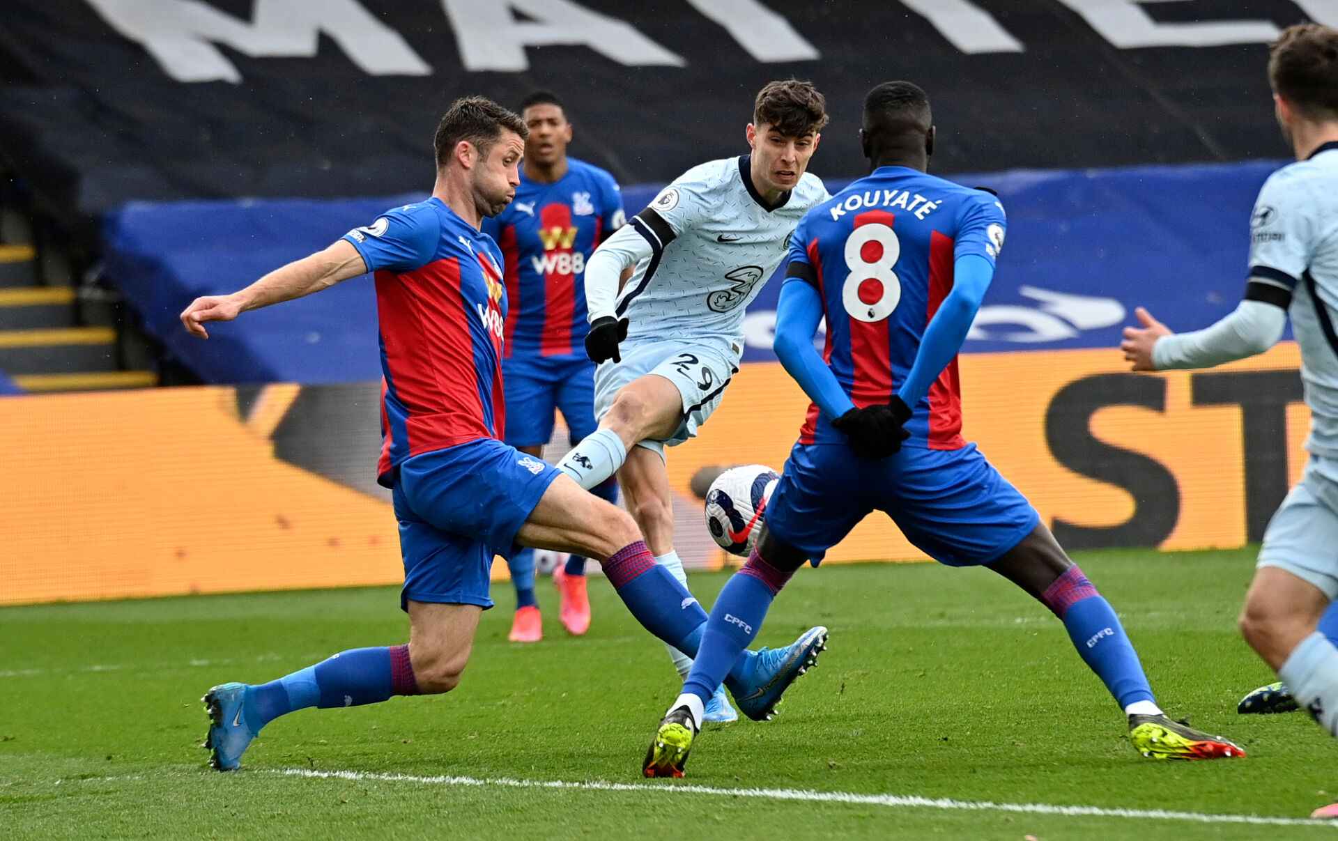 Безкомпромисен Челси победи Кристъл Палас и влезе в топ 4 (ВИДЕО)