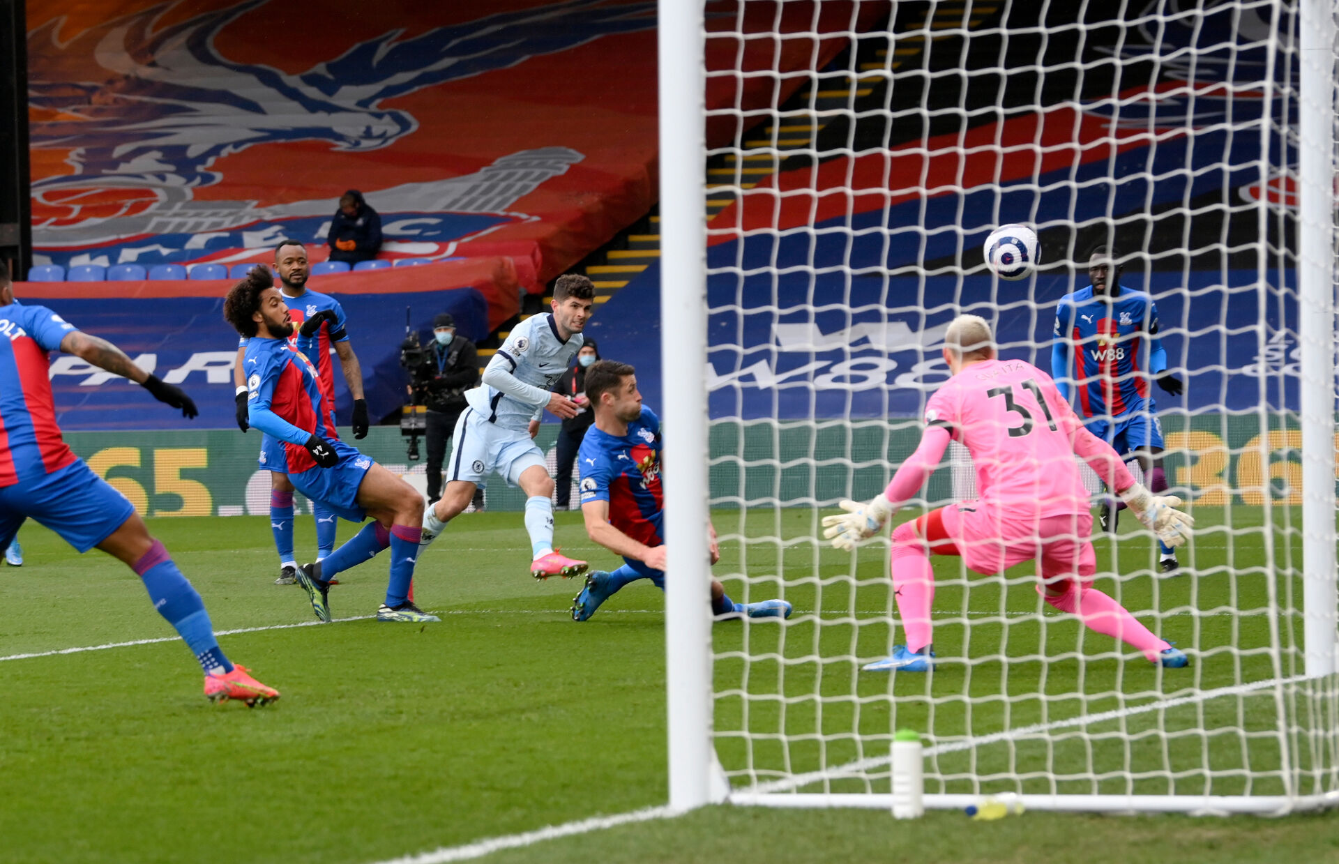 Безкомпромисен Челси победи Кристъл Палас и влезе в топ 4 (ВИДЕО)