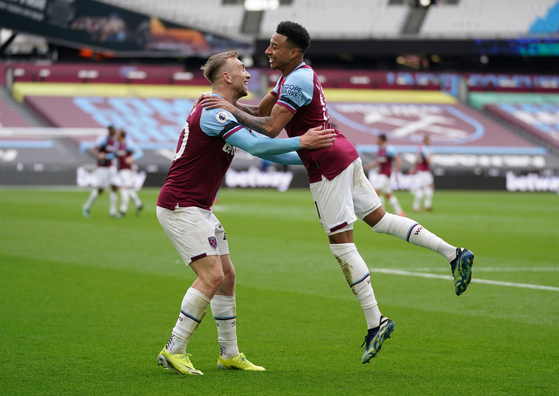 Уест Хем си поигра с огъня при аванс от 3:0, но срази Лестър (ВИДЕО)