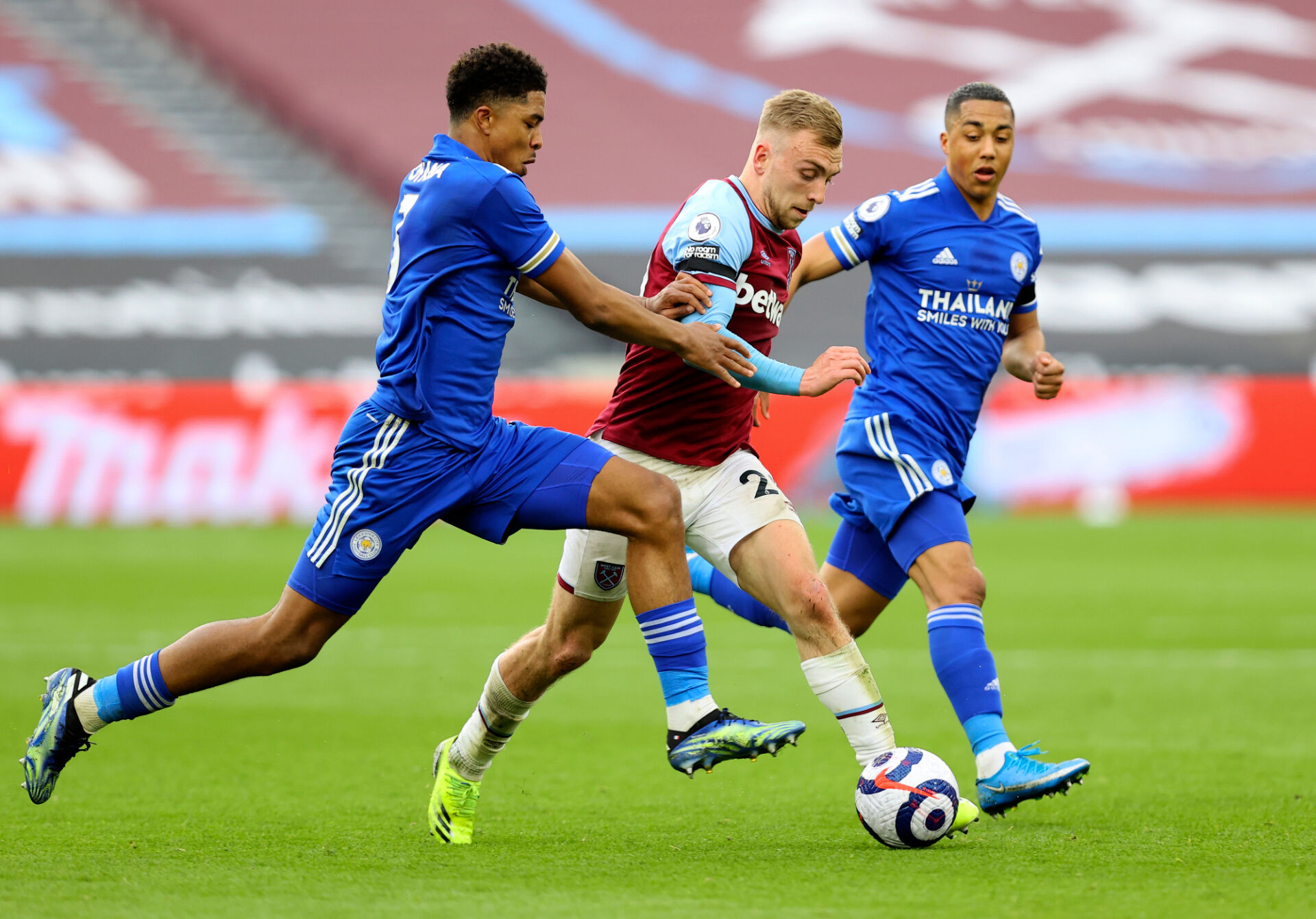 Уест Хем си поигра с огъня при аванс от 3:0, но срази Лестър (ВИДЕО)