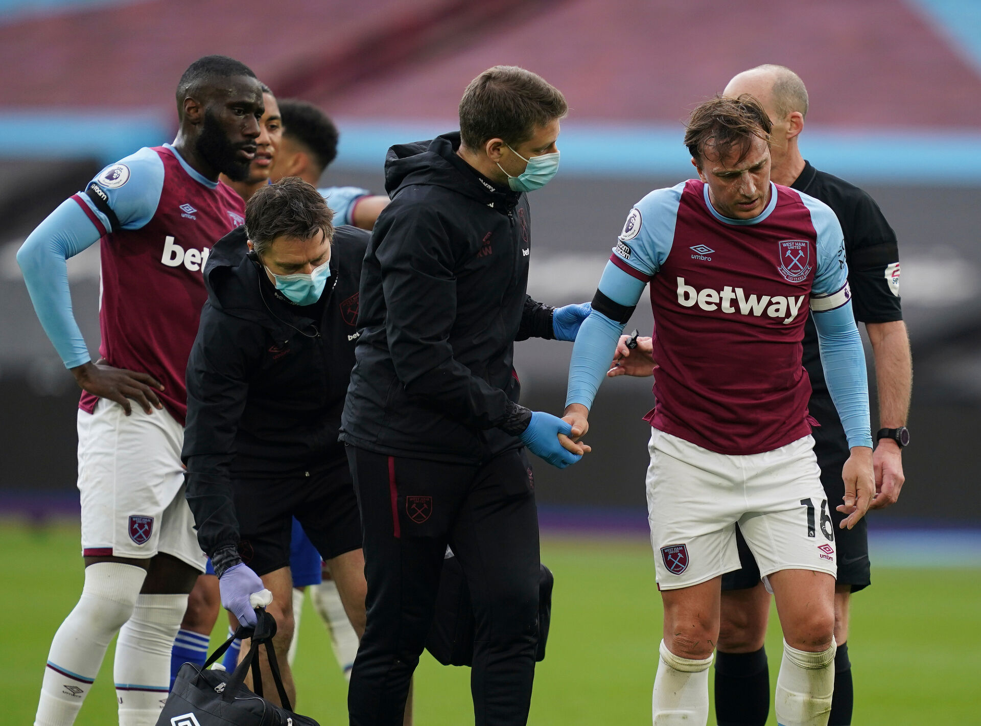 Уест Хем си поигра с огъня при аванс от 3:0, но срази Лестър (ВИДЕО)