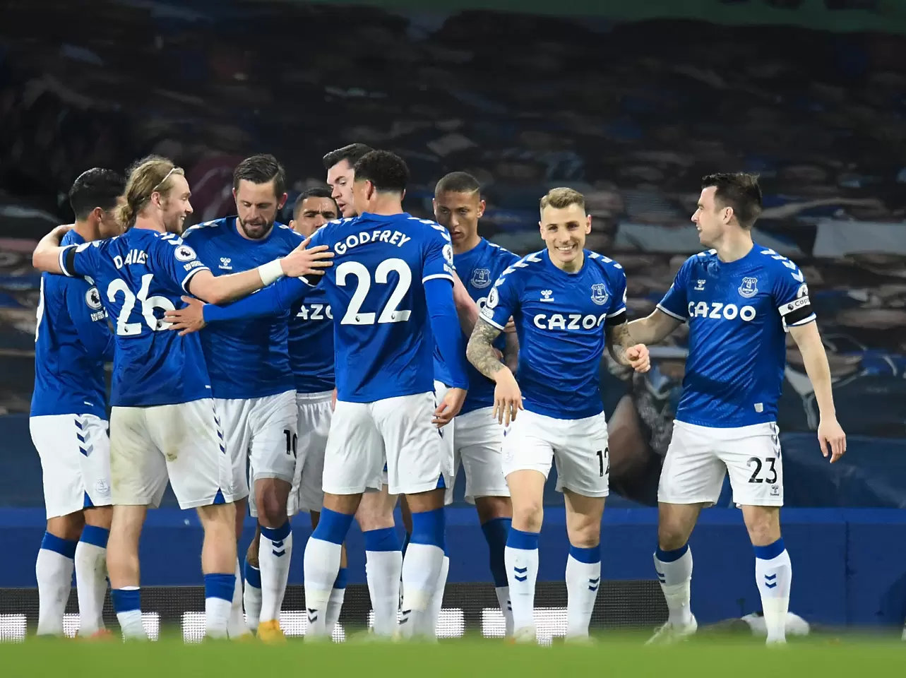 Собственикът на Евертън призова за наказания на отборите, които ще участват в Суперлигата