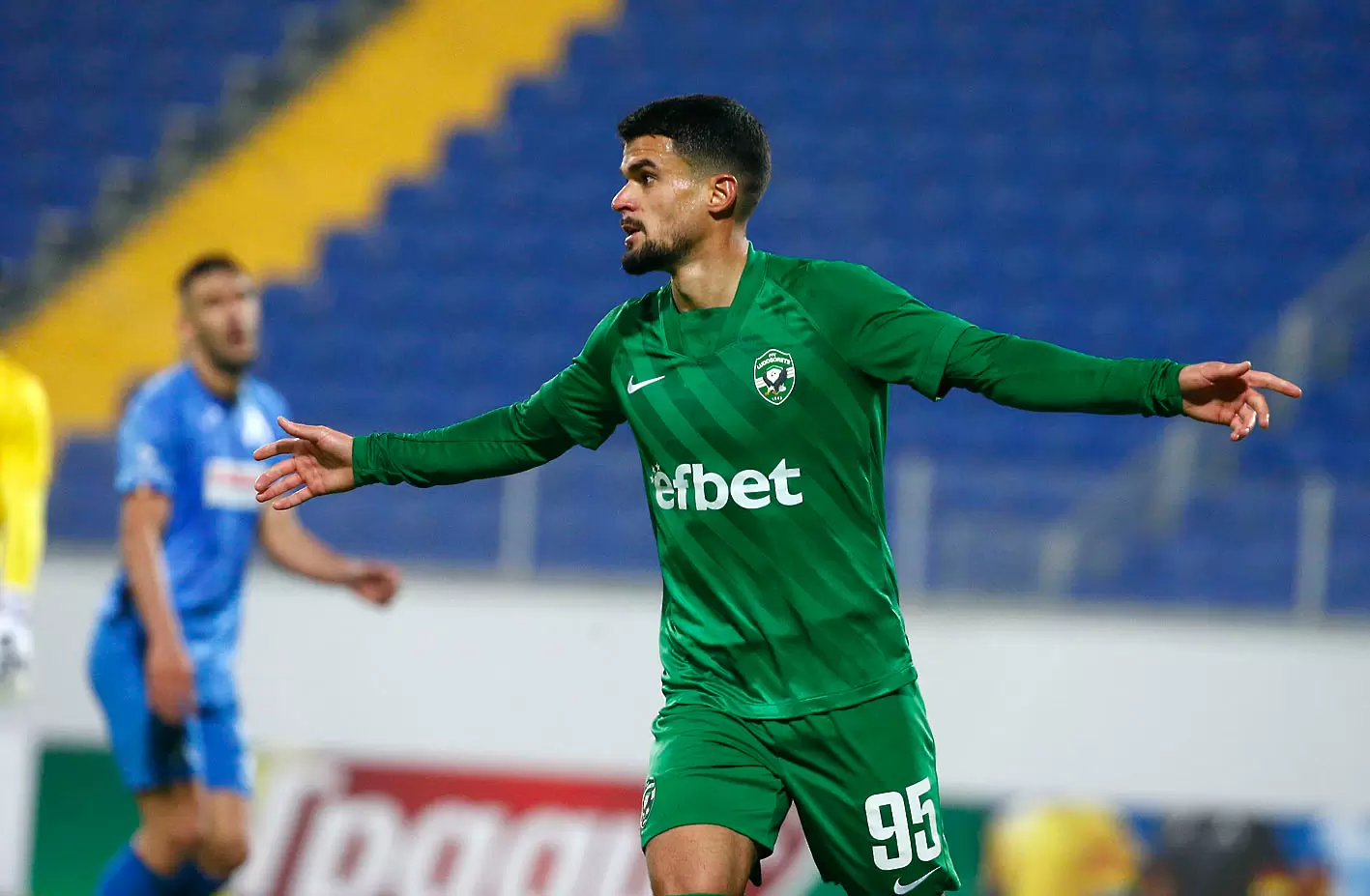 Антон Узунов