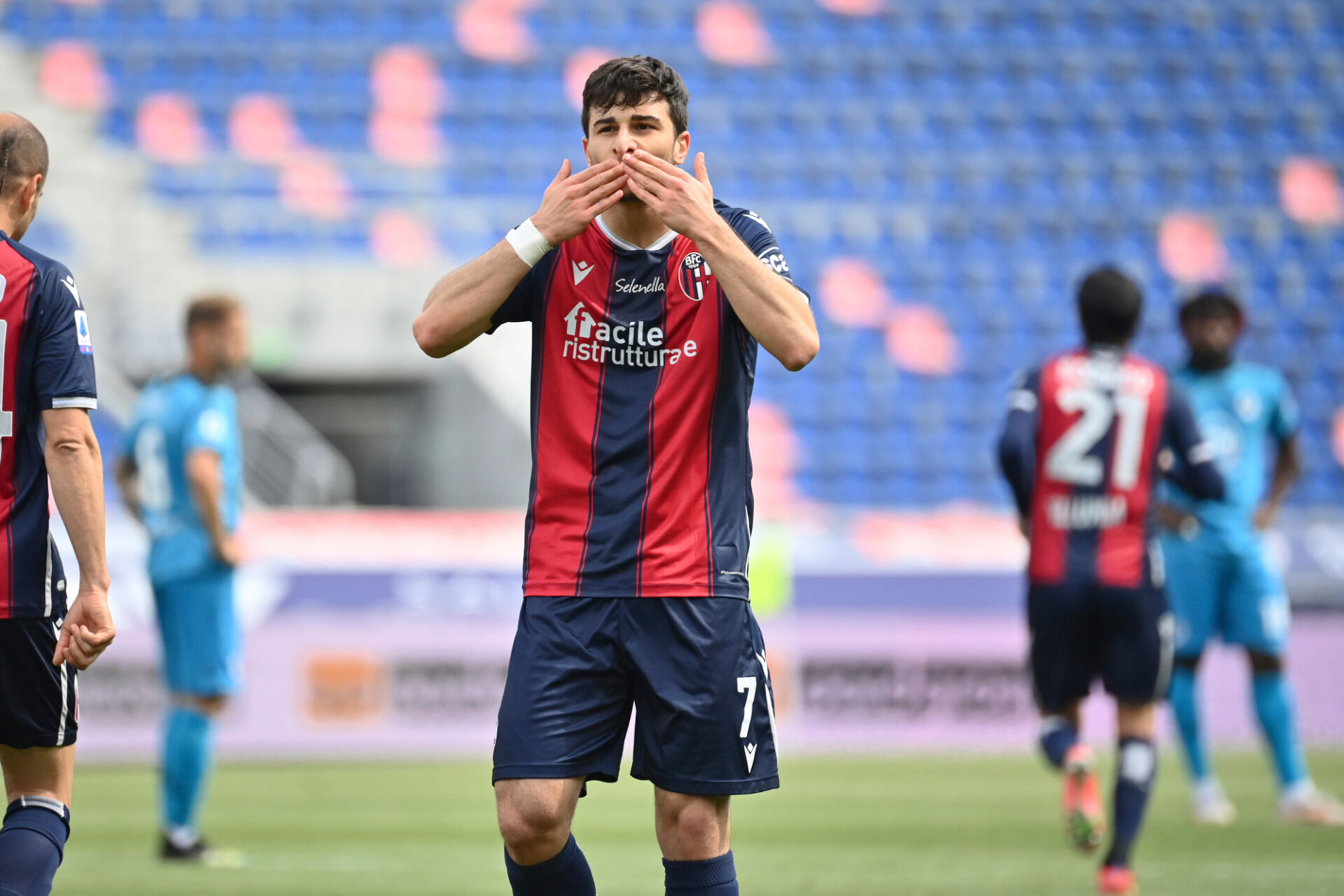 Болоня разби Специя на Гълъбинов, за пореден мач Антов поигра