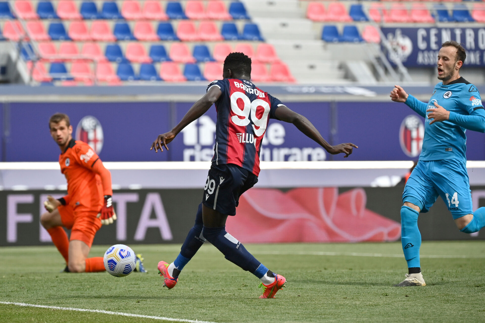 Болоня разби Специя на Гълъбинов, за пореден мач Антов поигра