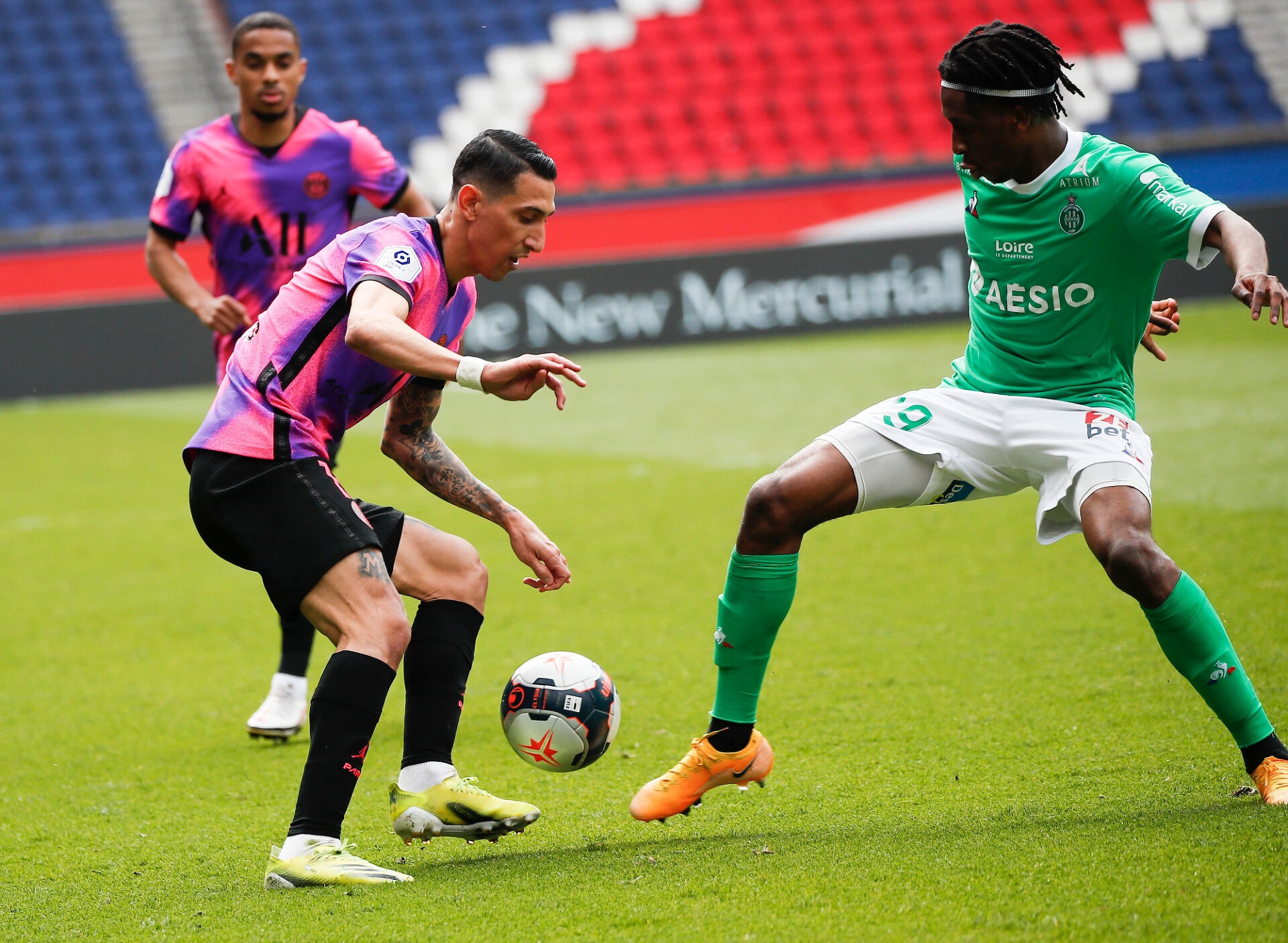 ПСЖ надви Сент Етиен в драматичен мач с голове в добавеното време