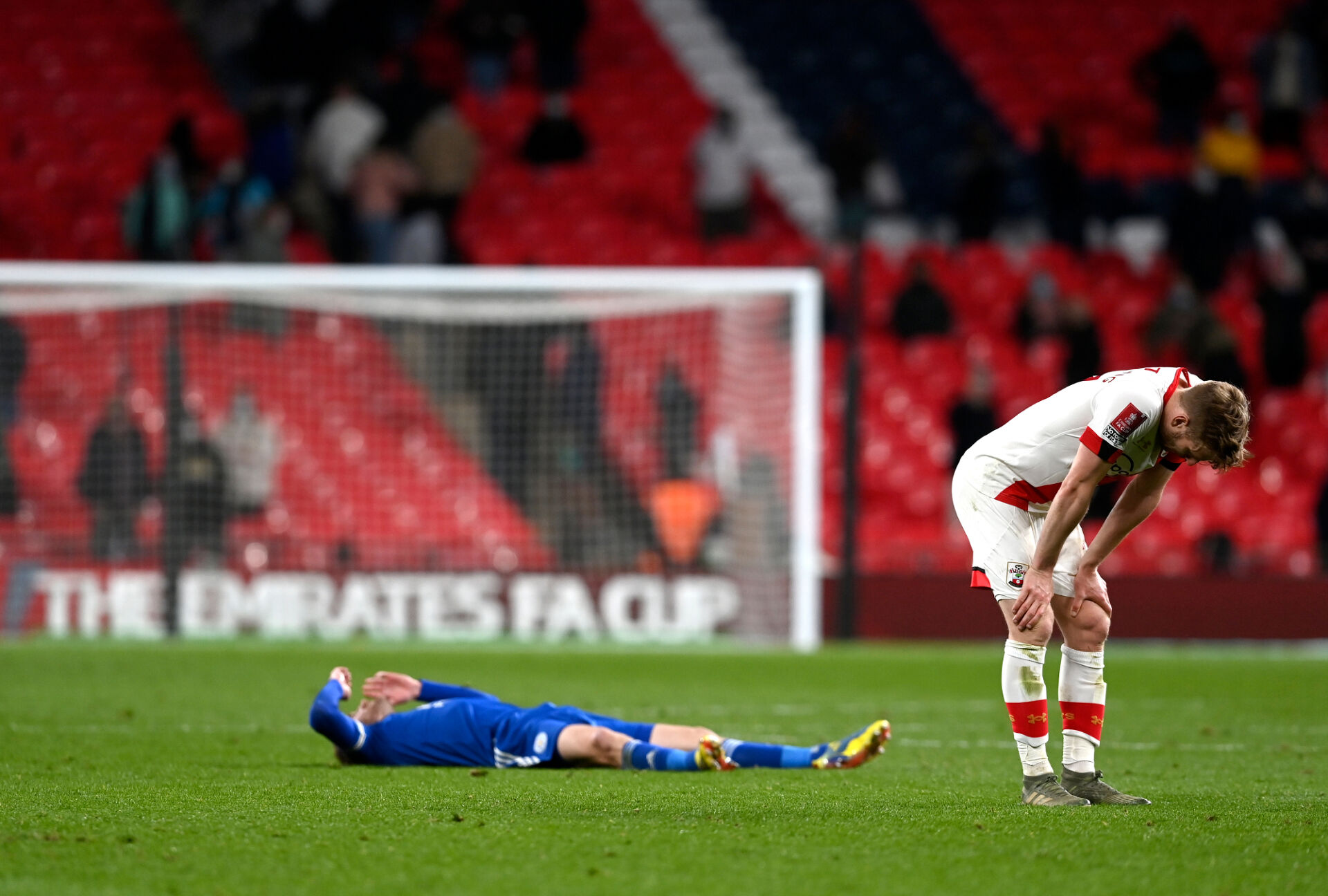 Лестър победи Саутхемптън пред 4000 фенове и е на финал за ФА Къп