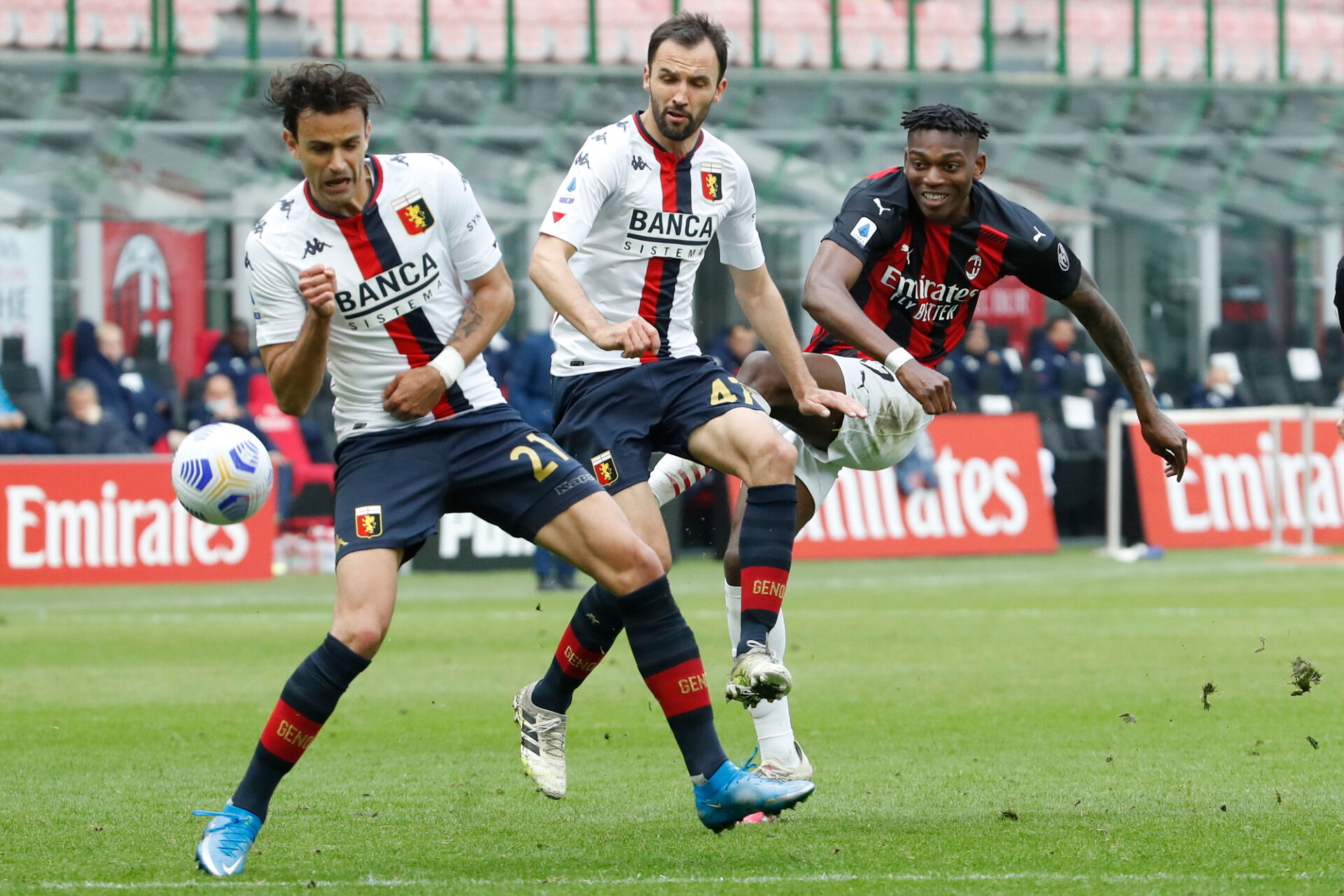 Автогол донесе успеха на Милан над Дженоа