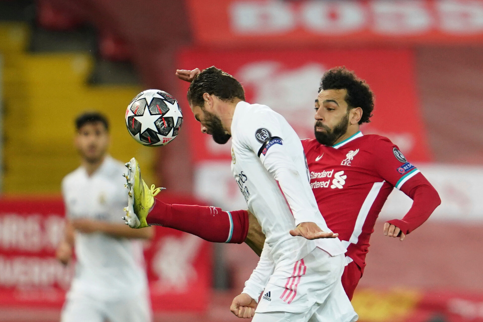 Реал игра интелигентно, не допусна гол на ‘‘Анфийлд‘‘ и се класира за полуфинал в ШЛ