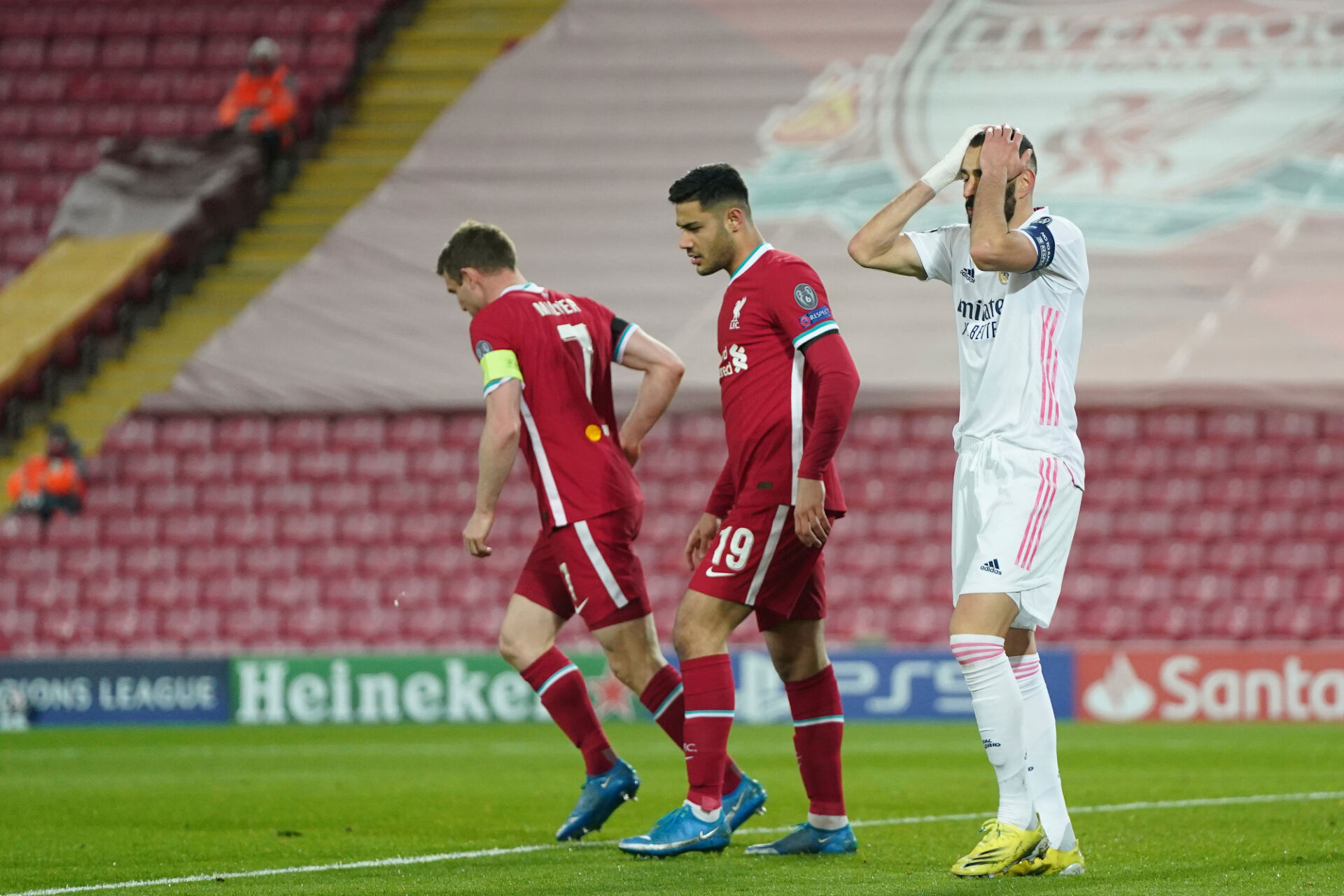 Реал игра интелигентно, не допусна гол на ‘‘Анфийлд‘‘ и се класира за полуфинал в ШЛ