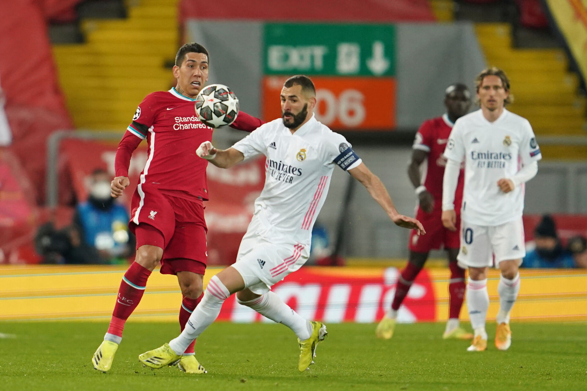 Реал игра интелигентно, не допусна гол на ‘‘Анфийлд‘‘ и се класира за полуфинал в ШЛ