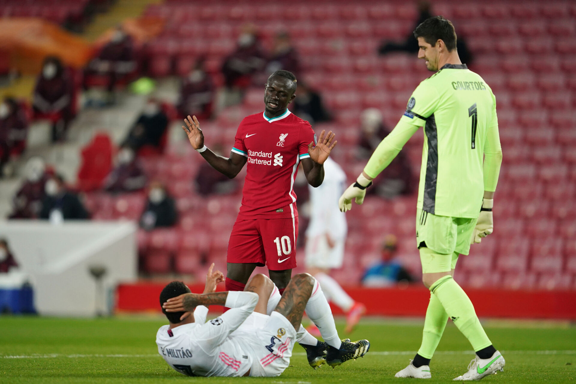 Реал игра интелигентно, не допусна гол на ‘‘Анфийлд‘‘ и се класира за полуфинал в ШЛ