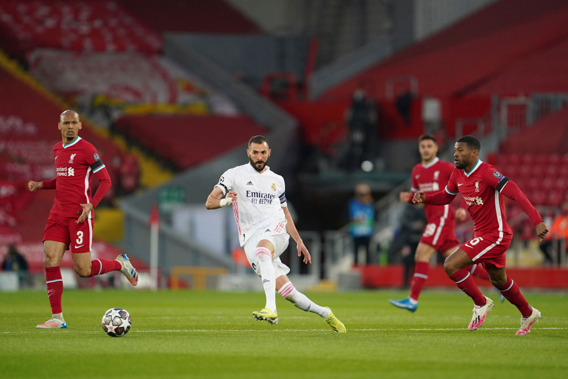 Реал игра интелигентно, не допусна гол на ‘‘Анфийлд‘‘ и се класира за полуфинал в ШЛ