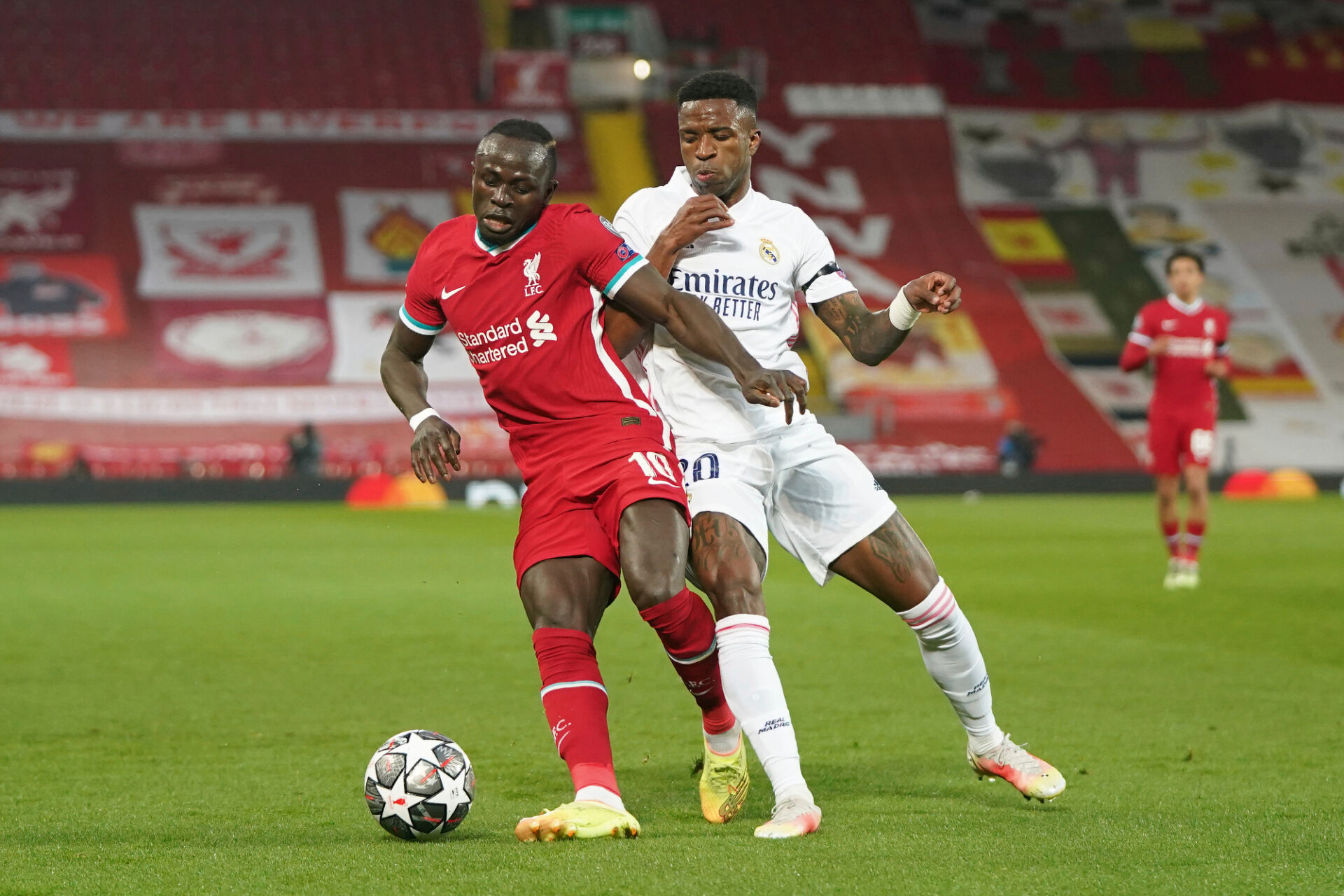 Реал игра интелигентно, не допусна гол на ‘‘Анфийлд‘‘ и се класира за полуфинал в ШЛ