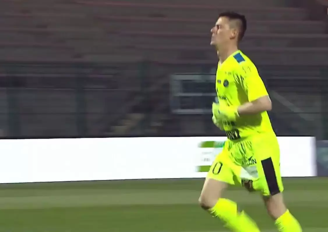 Куриоз във Франция – треньор на вратарите влезе в игра