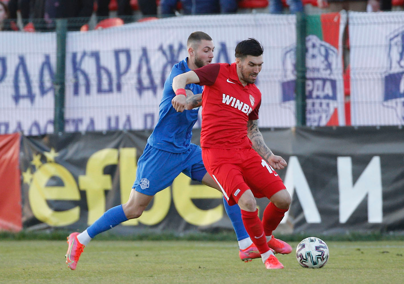 Антон Узунов