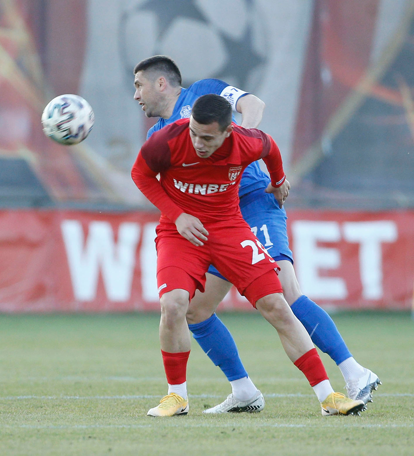 Антон Узунов