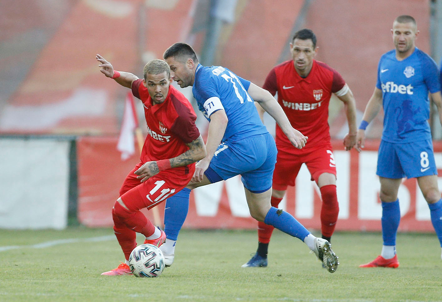 Антон Узунов