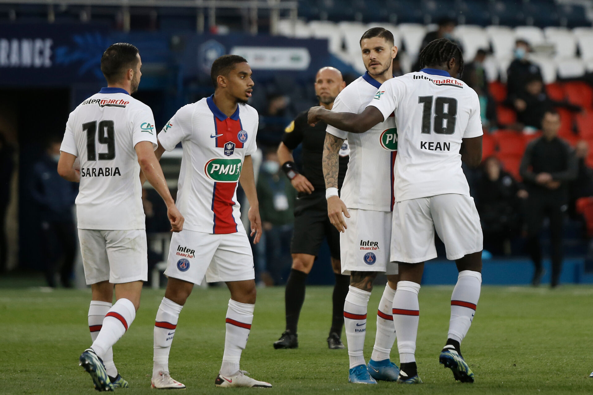 ПСЖ разгроми Анже, Мауро Икарди с хеттрик