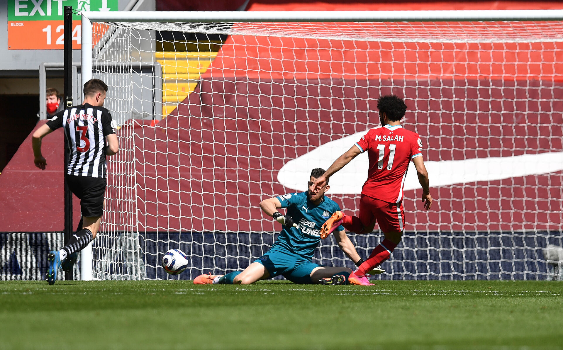 Нюкасъл наказа пропуските на Ливърпул за точка от ‘‘Анфийлд‘‘ (ВИДЕО)