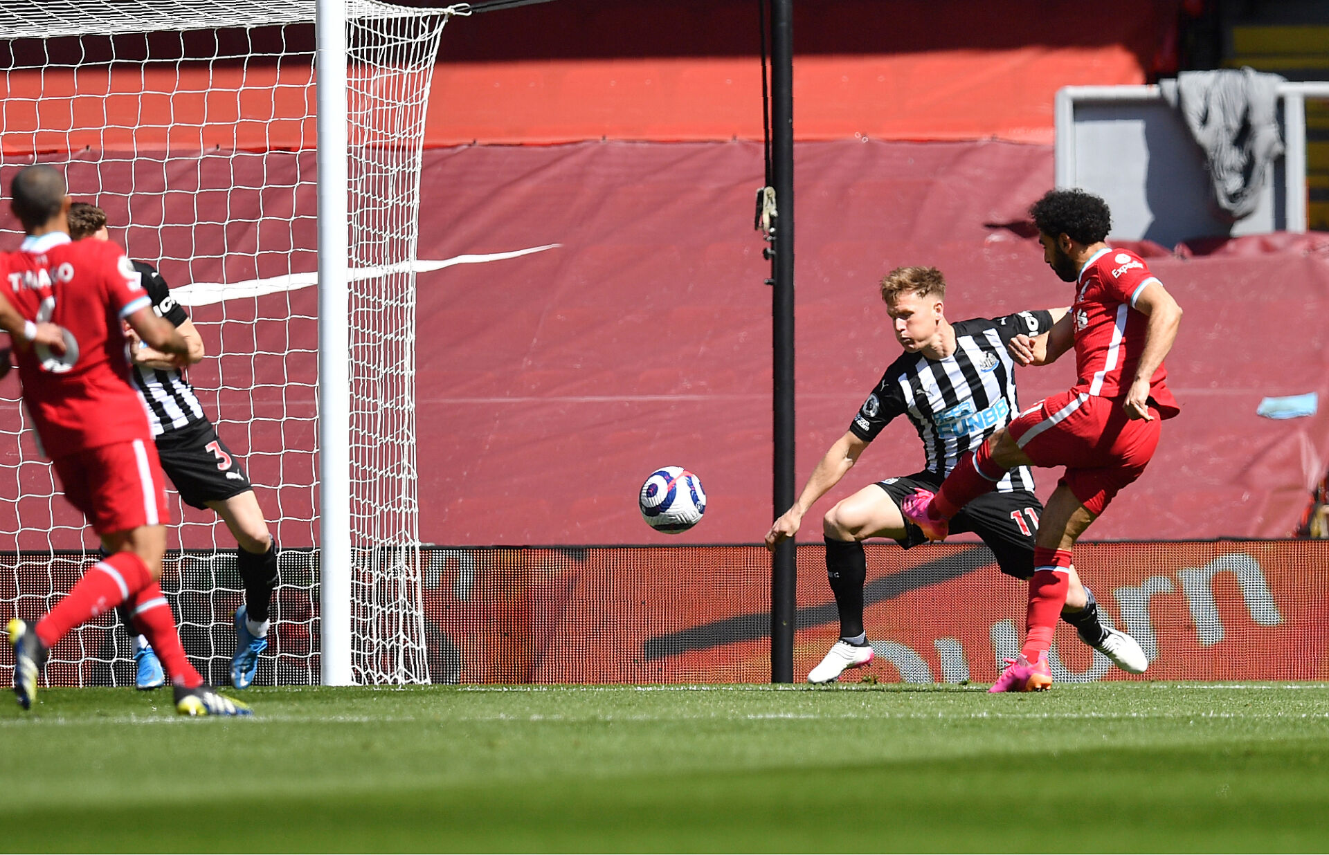 Нюкасъл наказа пропуските на Ливърпул за точка от ‘‘Анфийлд‘‘ (ВИДЕО)