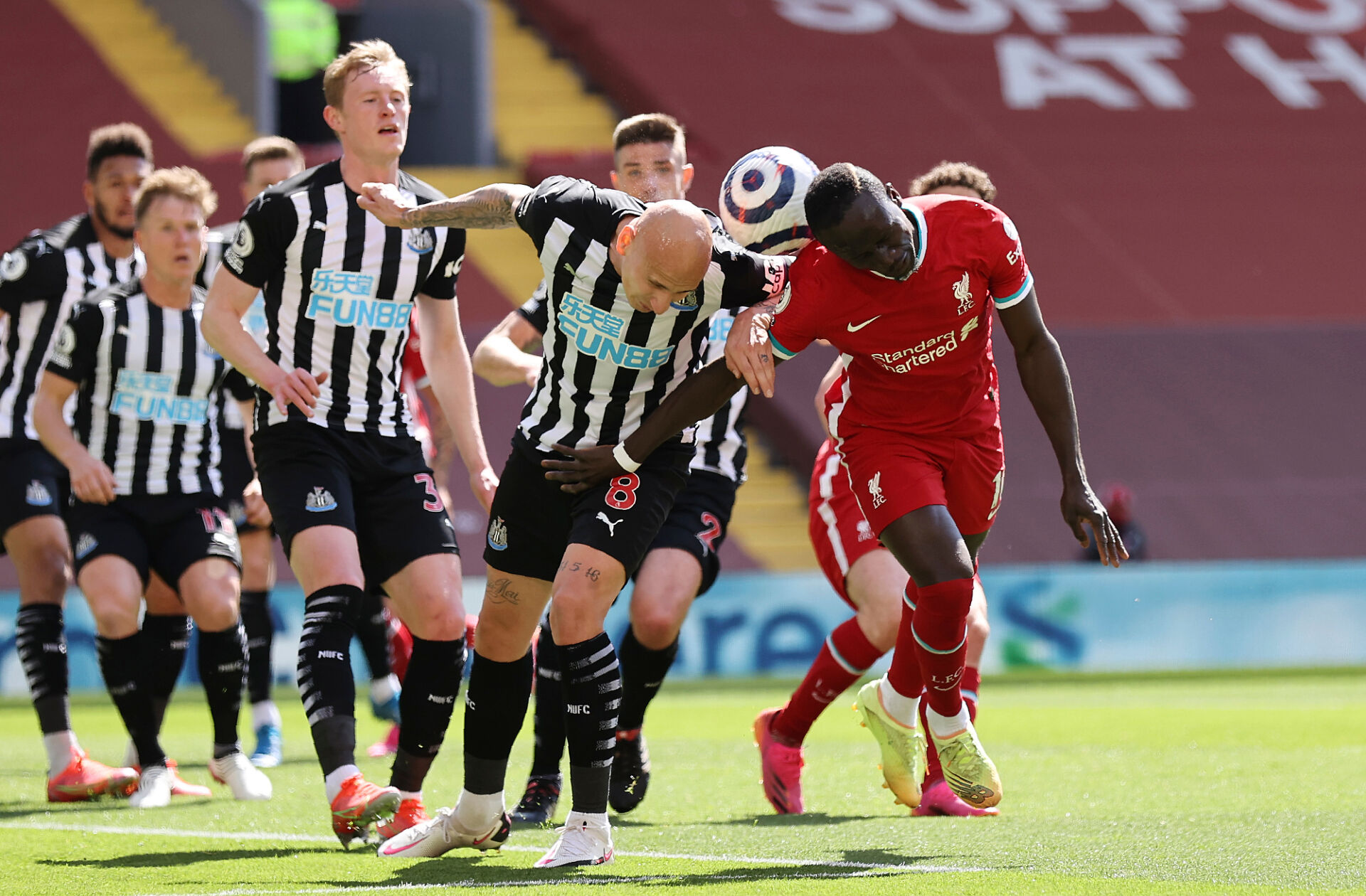 Нюкасъл наказа пропуските на Ливърпул за точка от ‘‘Анфийлд‘‘ (ВИДЕО)