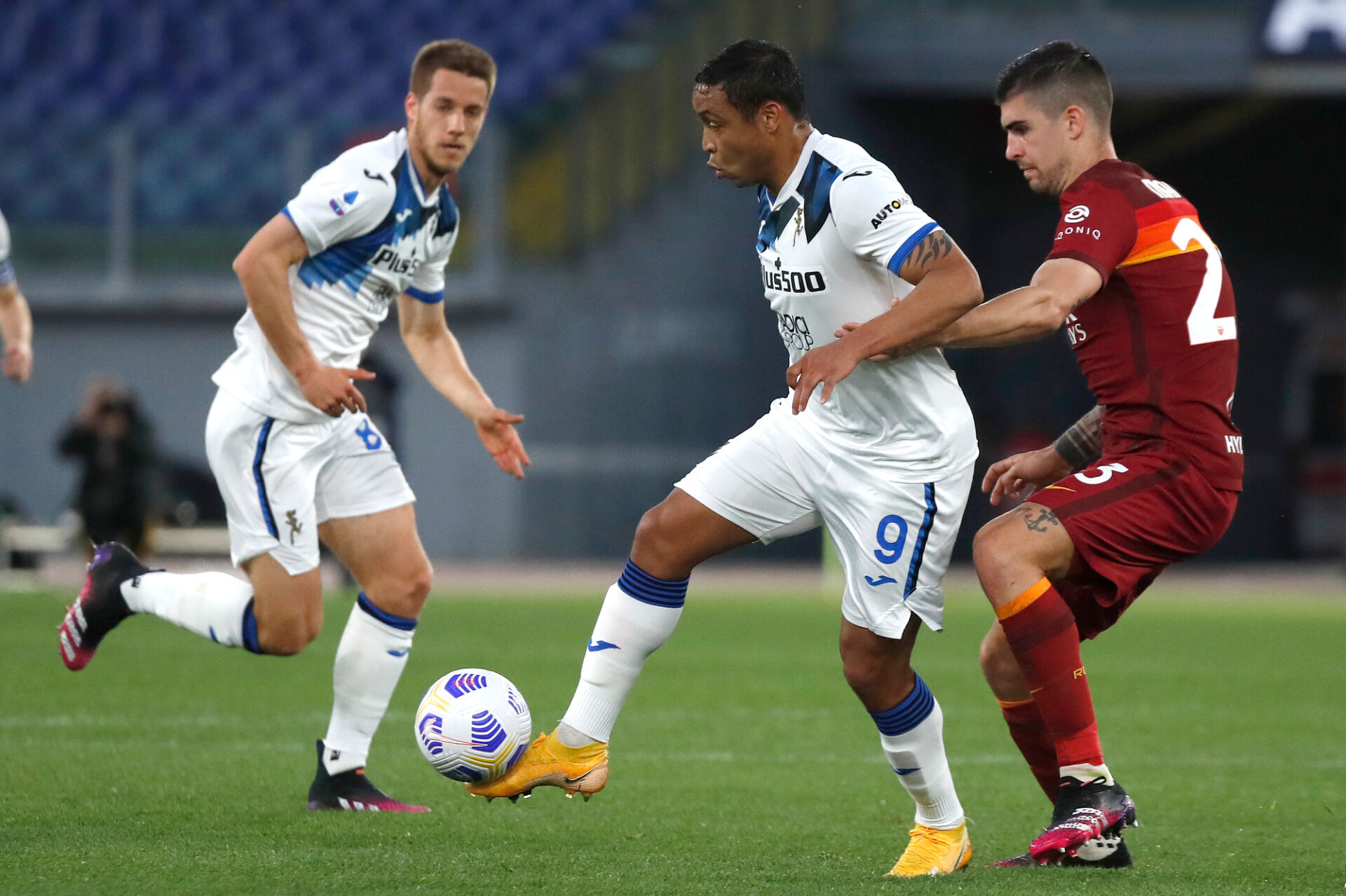 Рома оцеля срещу Аталанта и взе точка