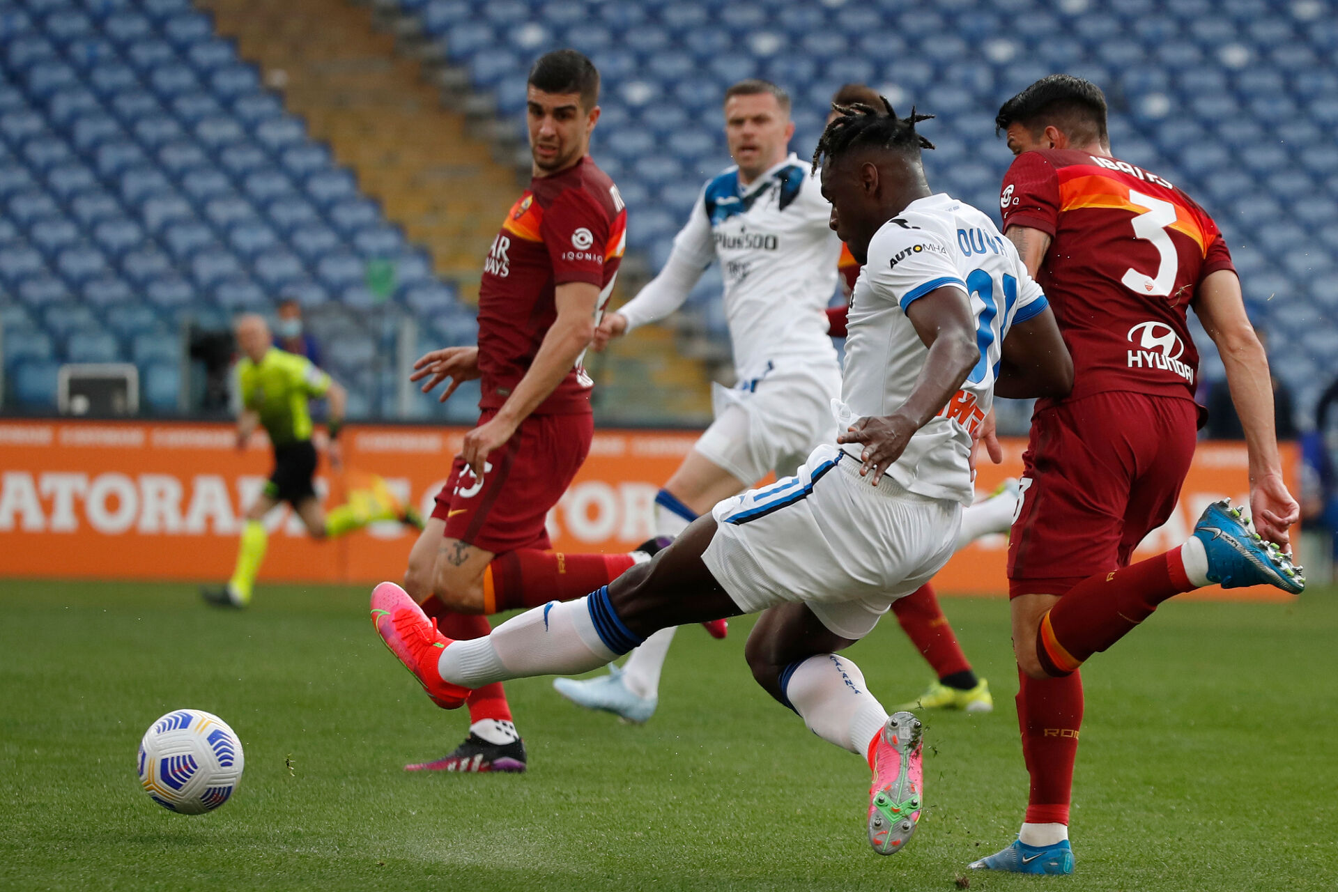 Рома оцеля срещу Аталанта и взе точка