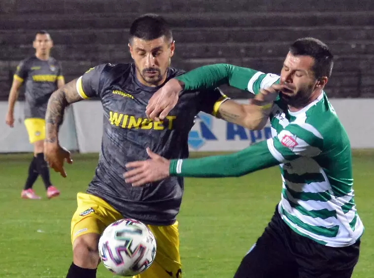 Ботев Пд изгоря с 1000 лева заради екипировка