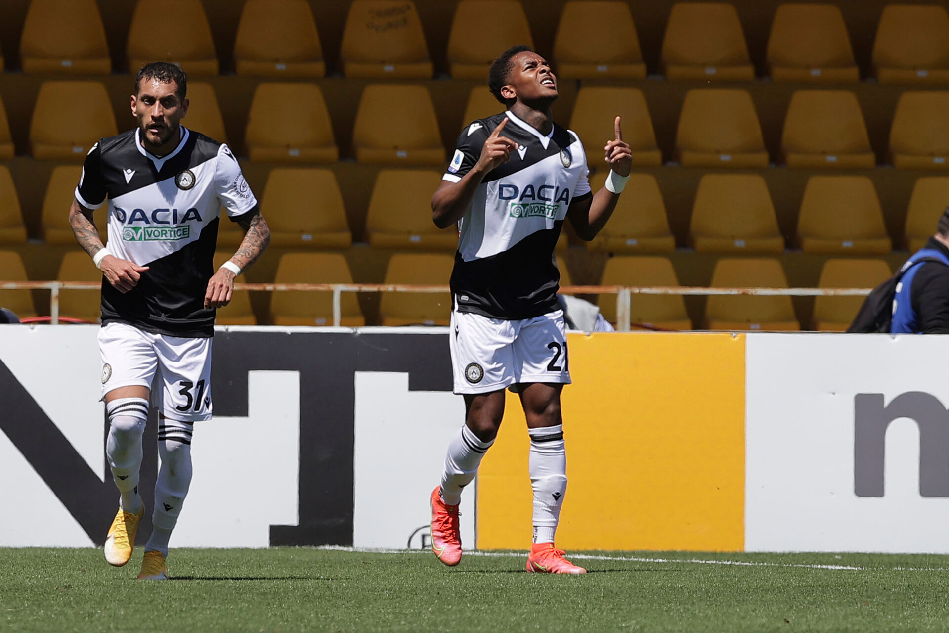 Удинезе надви Беневенто в мач с шест гола