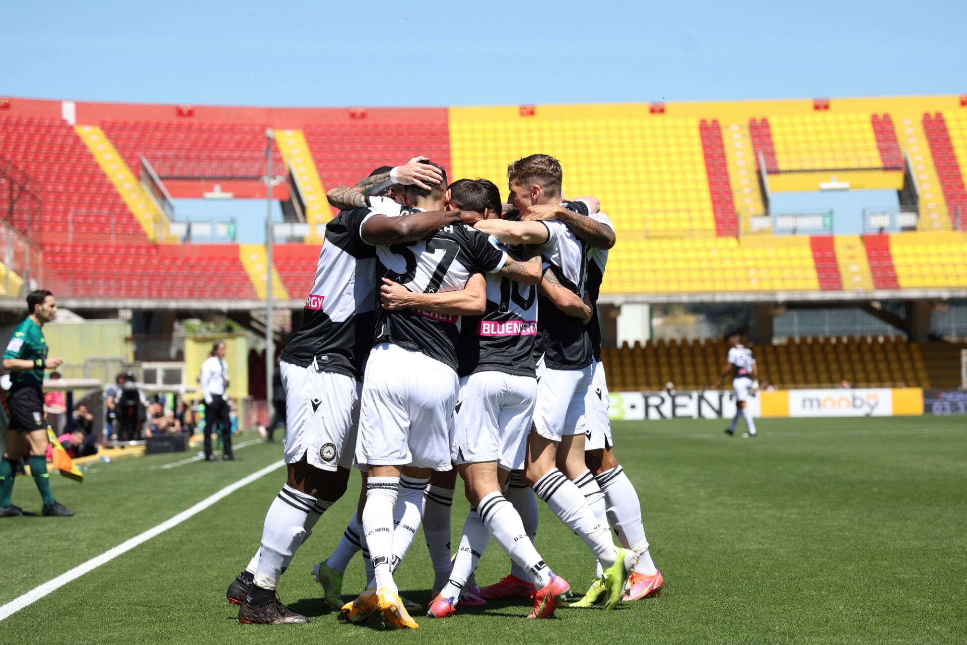 Удинезе надви Беневенто в мач с шест гола