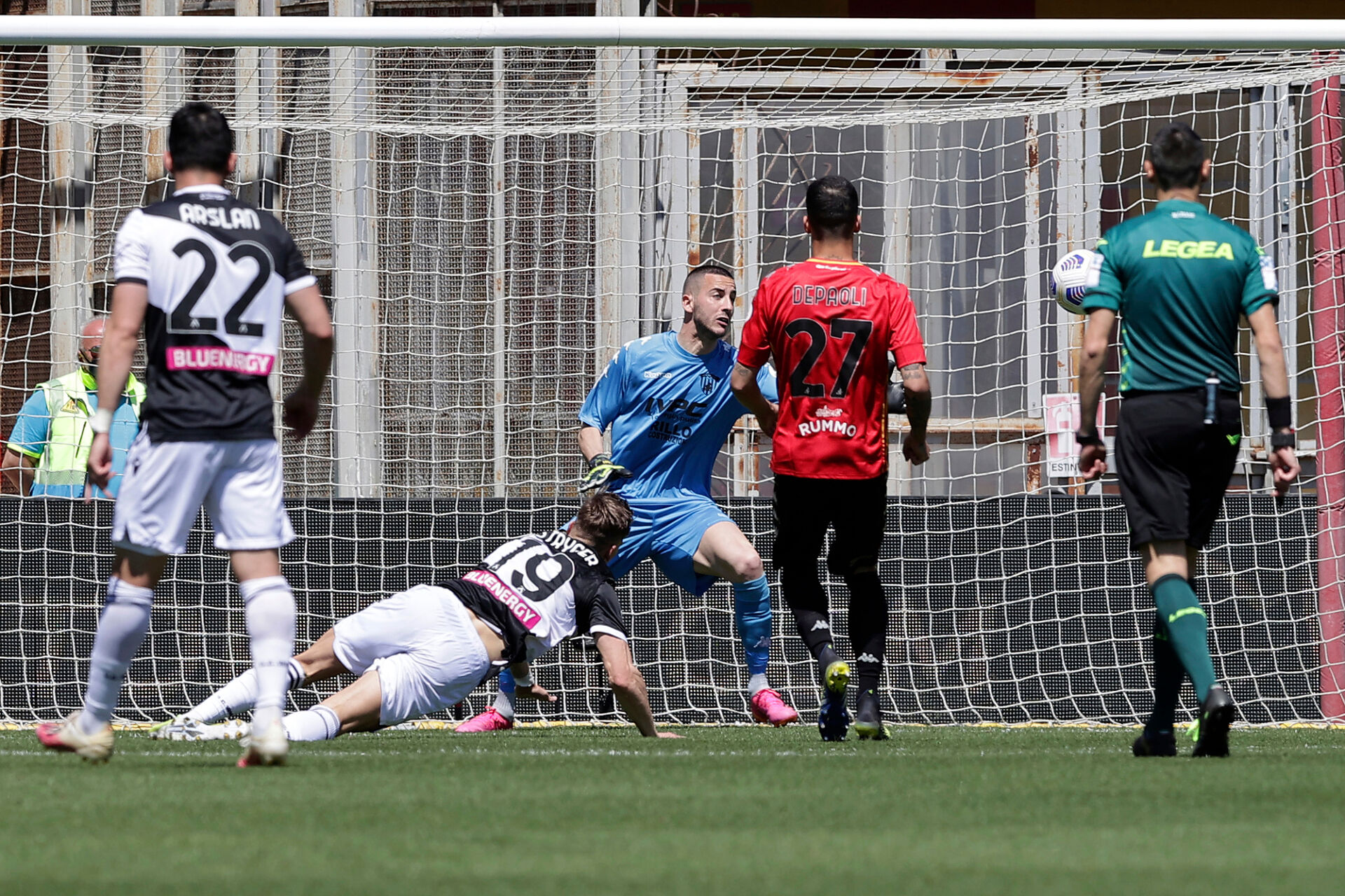 Удинезе надви Беневенто в мач с шест гола